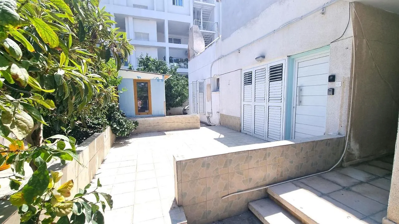 Apartment Dream Escape Apt 1 - 6 Min Walk To Kastella Beach! Larnaca