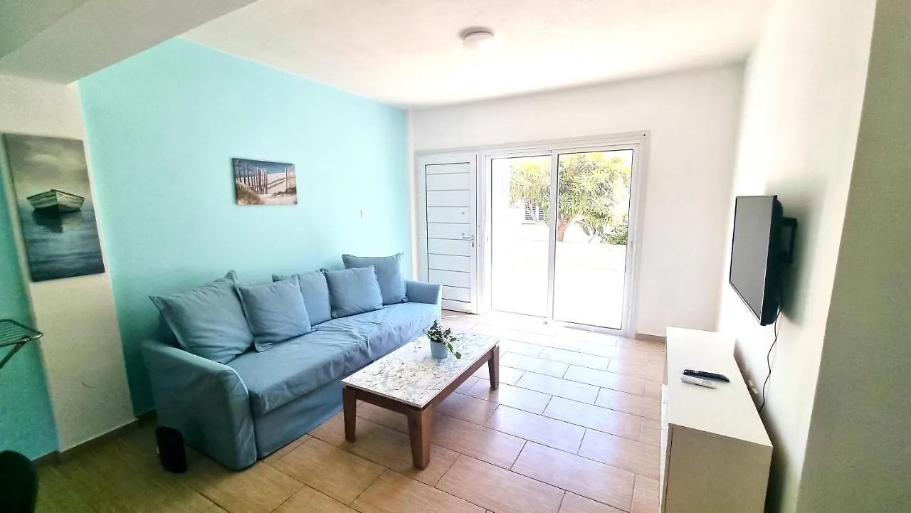 Dream Escape Apt 1 - 6 Min Walk To Kastella Beach! Larnaca